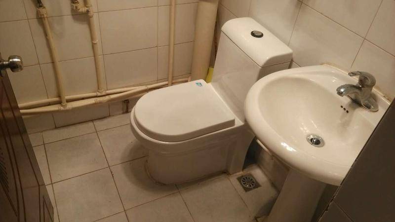 马桶水箱漏水怎么修