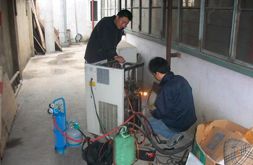 空调一般加氟多少钱